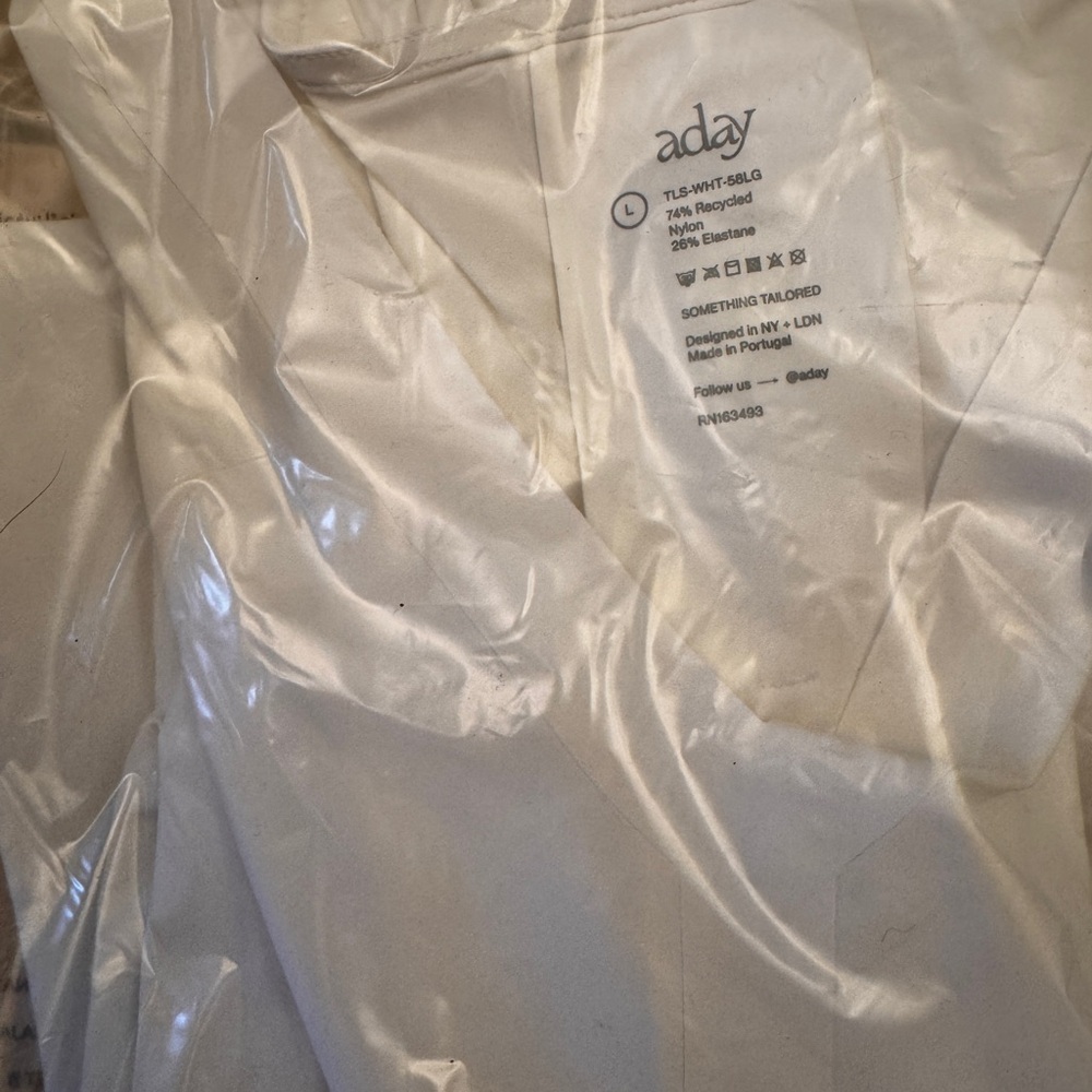 NWT ADAY Something Tailored V Neck Shirt white sz L Blouse sustainable - Picture 7 of 8